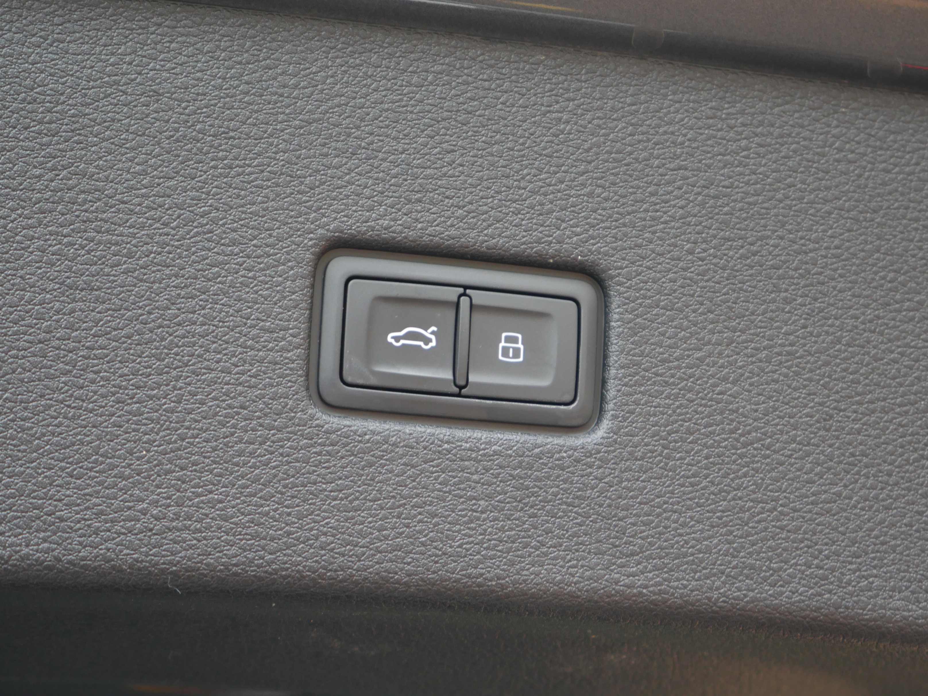 Used 2019 Audi Q8 Prestige image 28