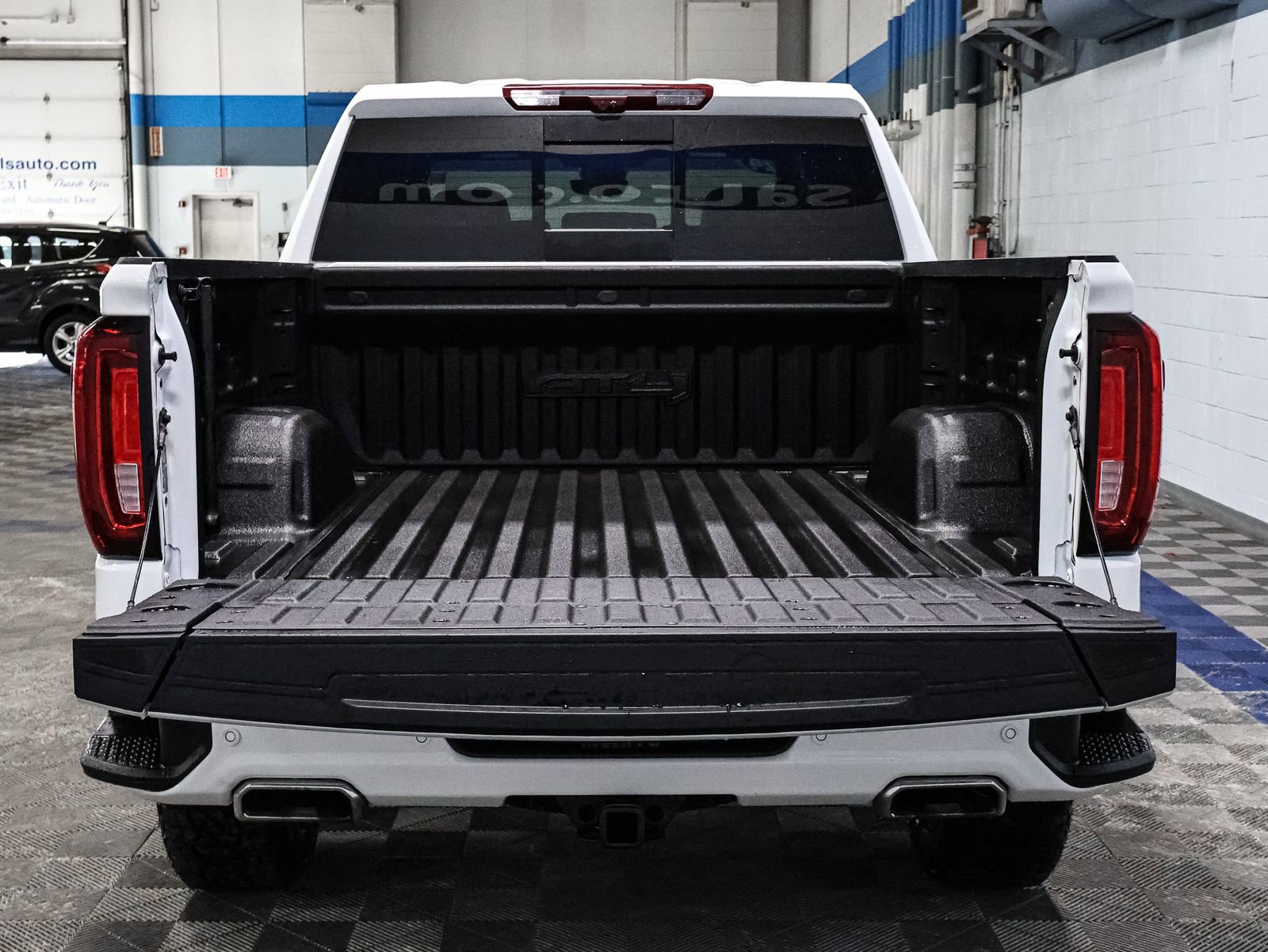 Certified 2024 GMC Sierra 1500 AT4 w/ Technology Package AWD/4WD image 17