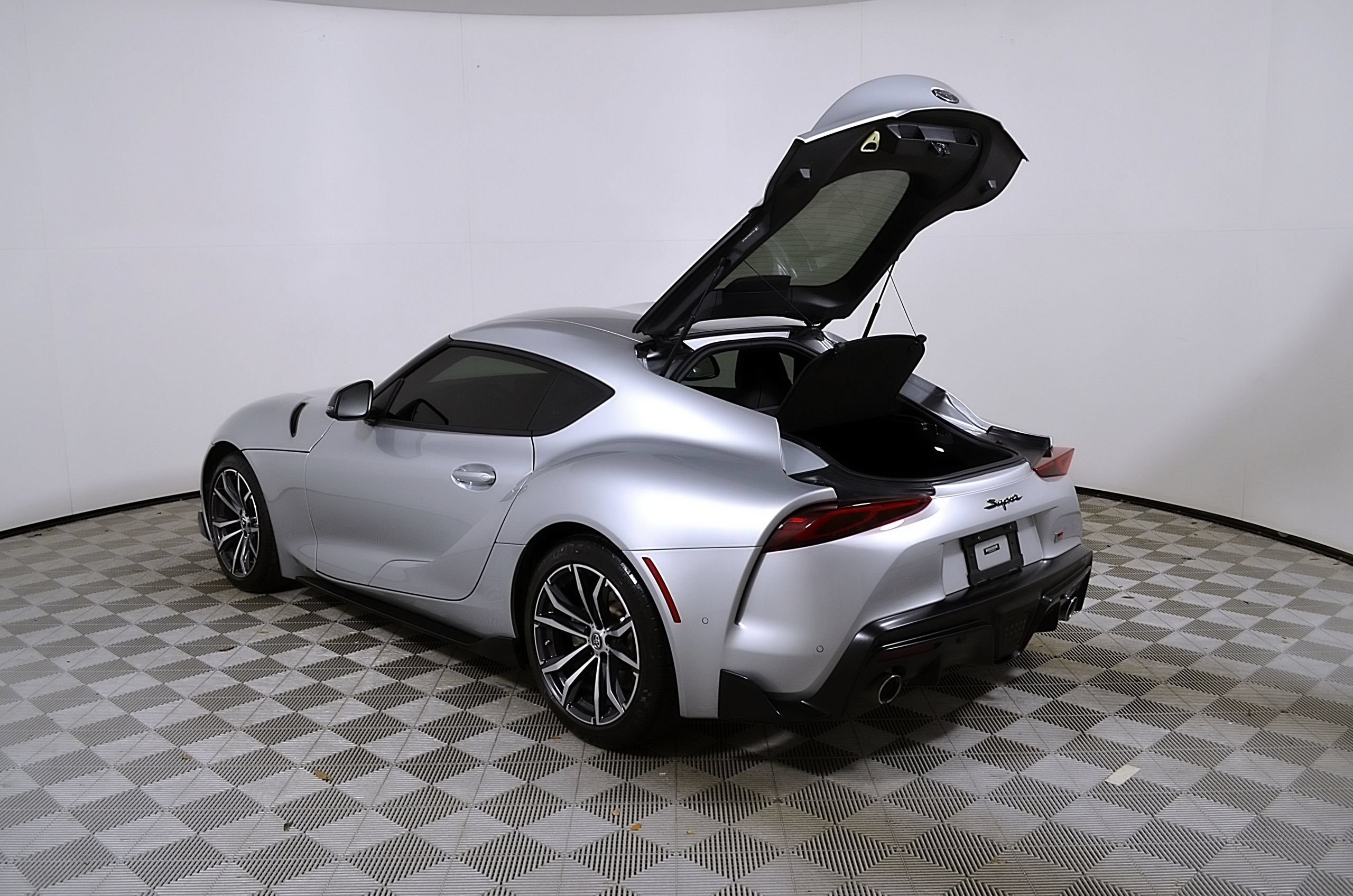 Used 2021 Toyota Supra w/ Safety & Technology Package RWD image 10