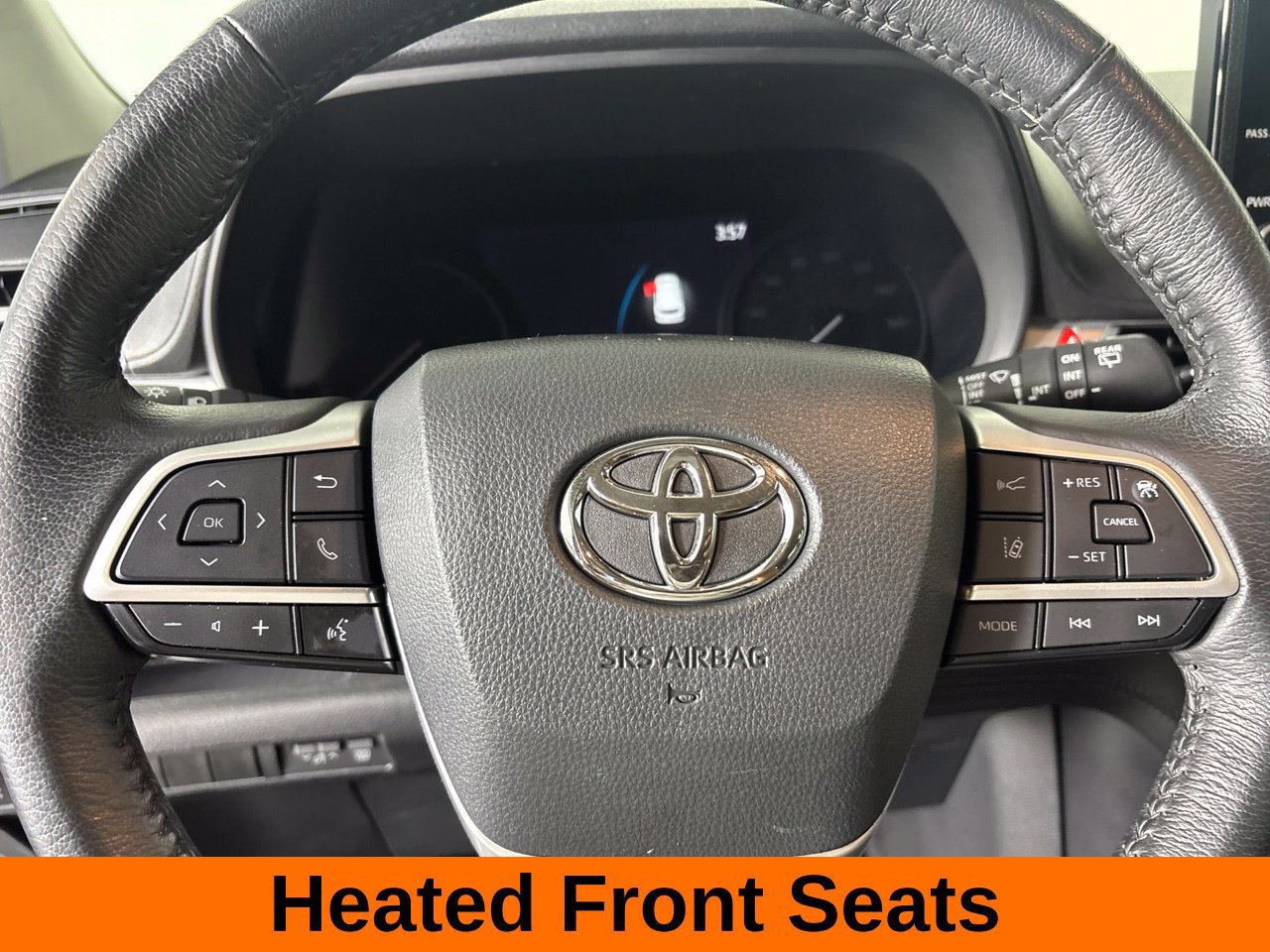 Used 2025 Toyota Sienna XLE FWD image 16