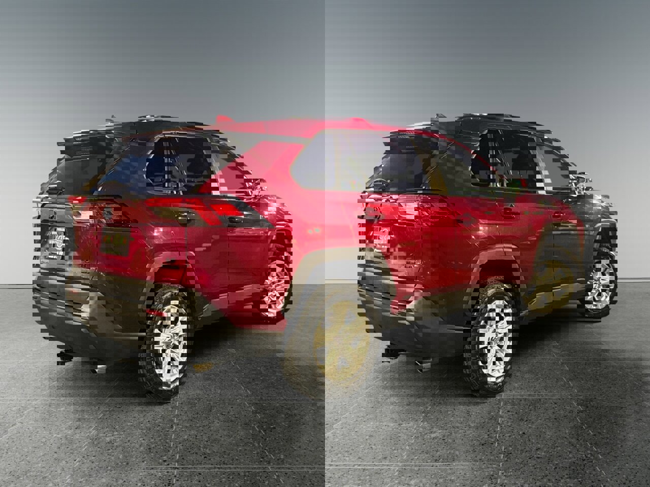 Used 2021 Toyota RAV4 LE image 6