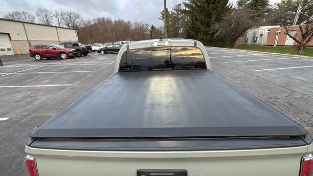 Used 2022 Toyota Tacoma TRD Off-Road image 38