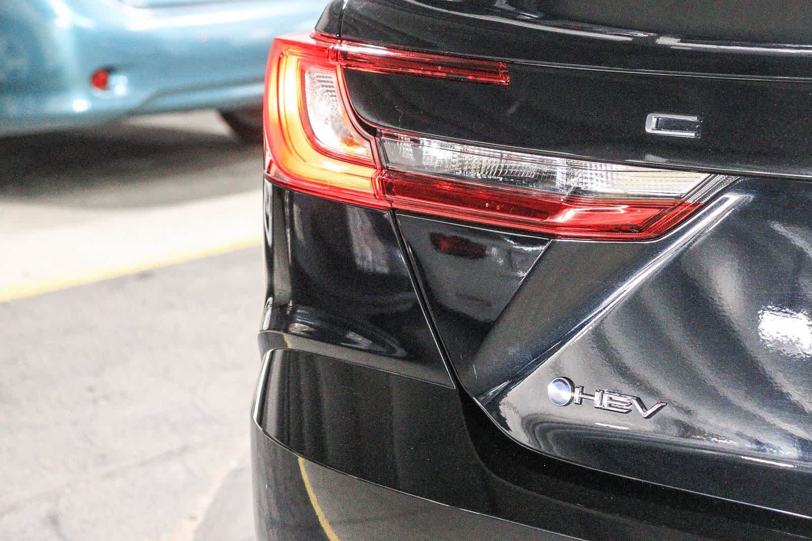 Used 2025 Toyota Camry LE FWD image 9