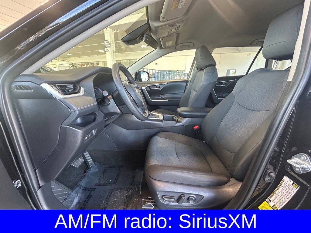 Used 2025 Toyota RAV4 XLE image 9