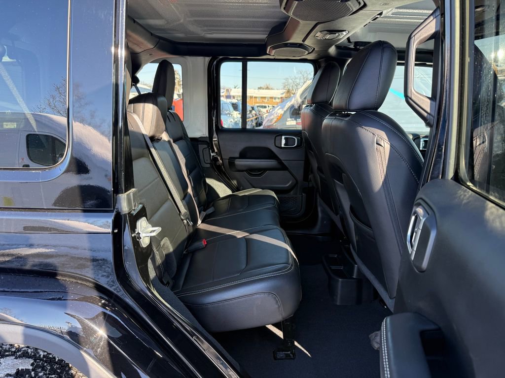 Used 2022 Jeep Wrangler Unlimited Sahara w/ Cold Weather Group image 15