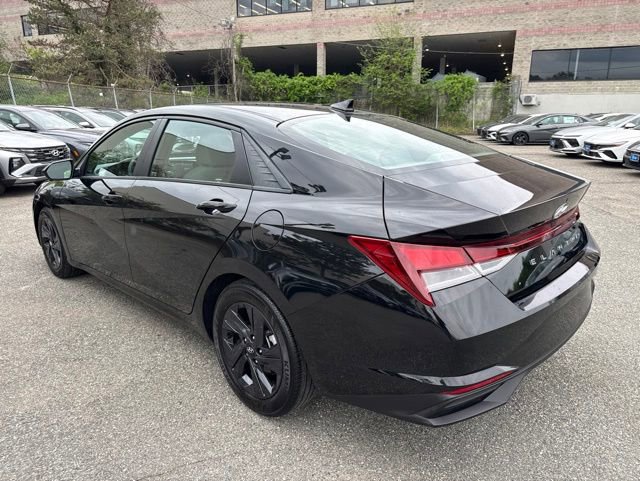 Certified 2023 Hyundai Elantra SEL w/ Cargo Package FWD image 19
