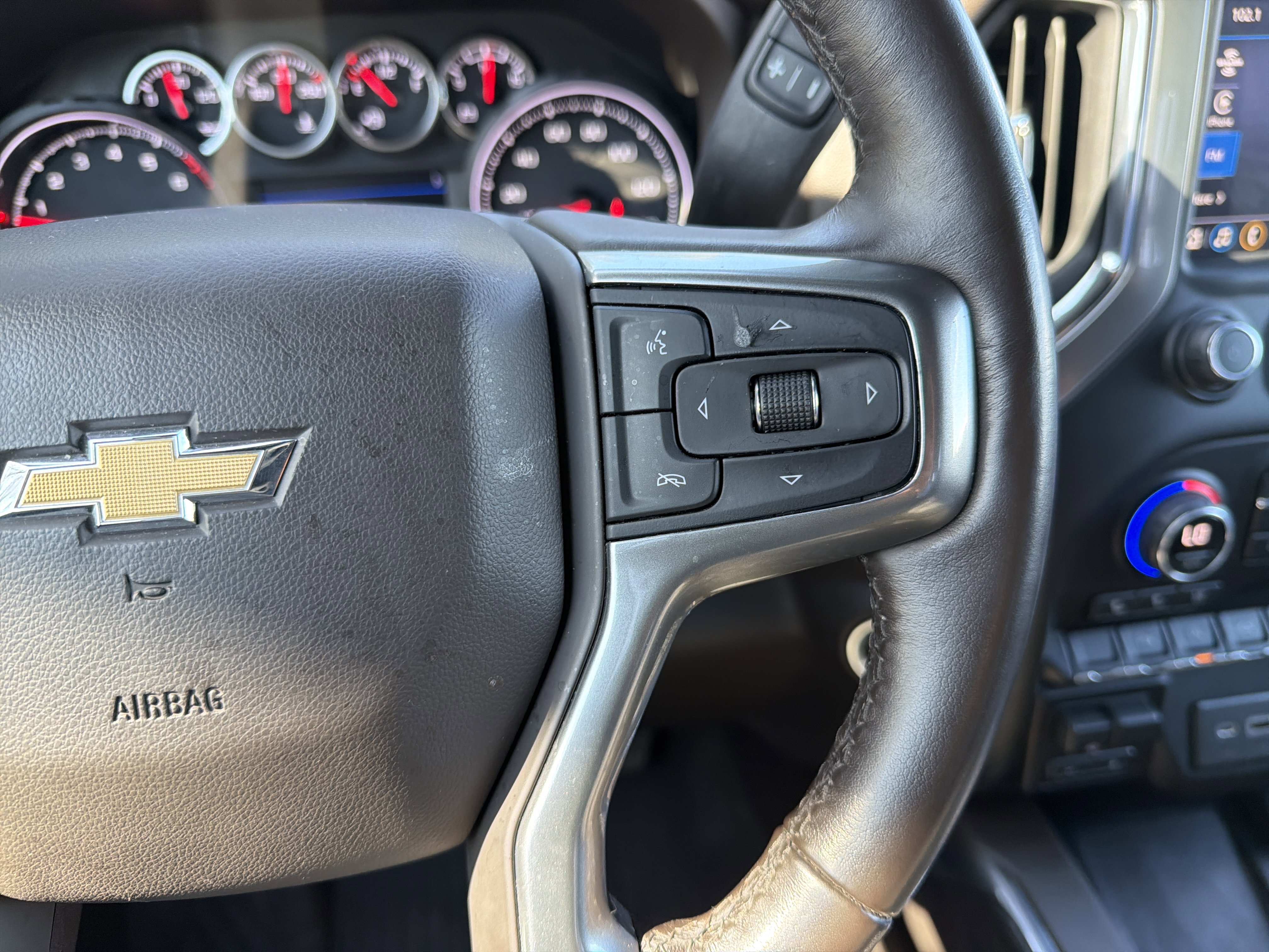 Used 2022 Chevrolet Silverado 1500 LTZ image 20