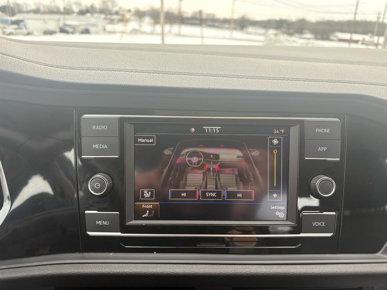 Used 2024 Volkswagen Jetta SE FWD image 17