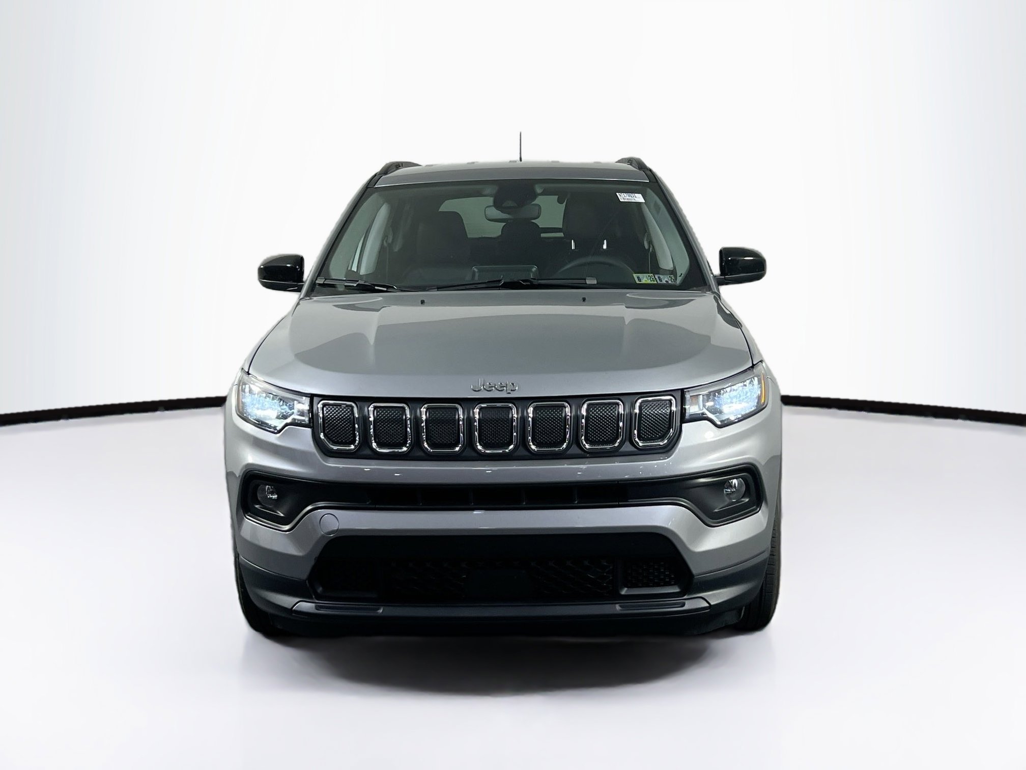 Used 2022 Jeep Compass Latitude AWD/4WD image 2