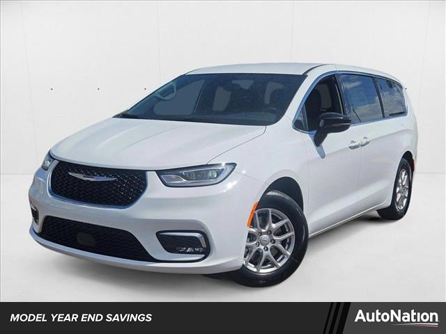 New 2025 Chrysler Pacifica Select