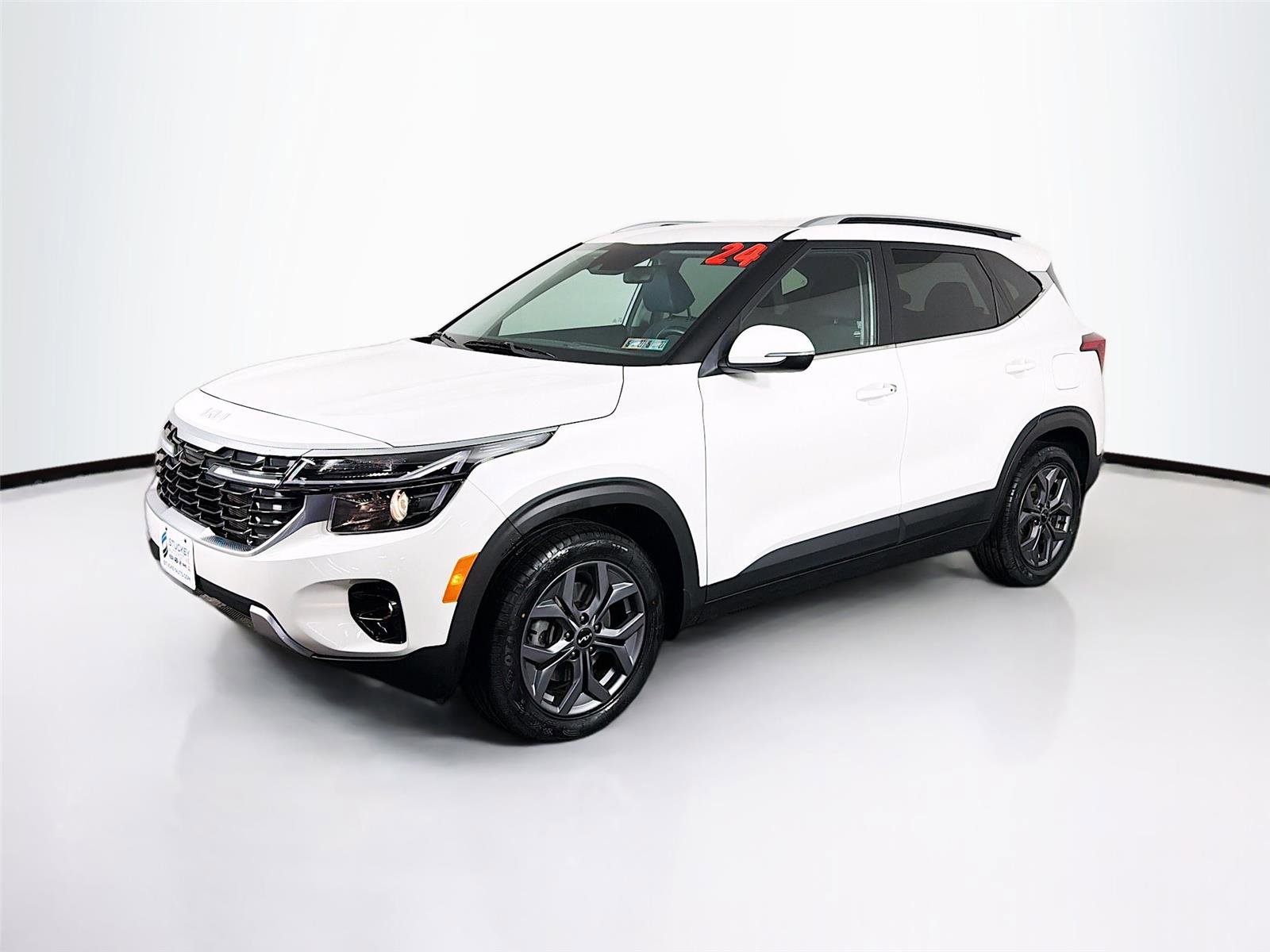 Used 2024 Kia Seltos S AWD/4WD image 3