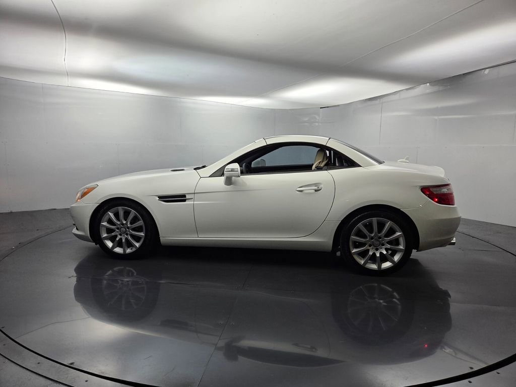 Used 2016 Mercedes-Benz SLK 300 image 44
