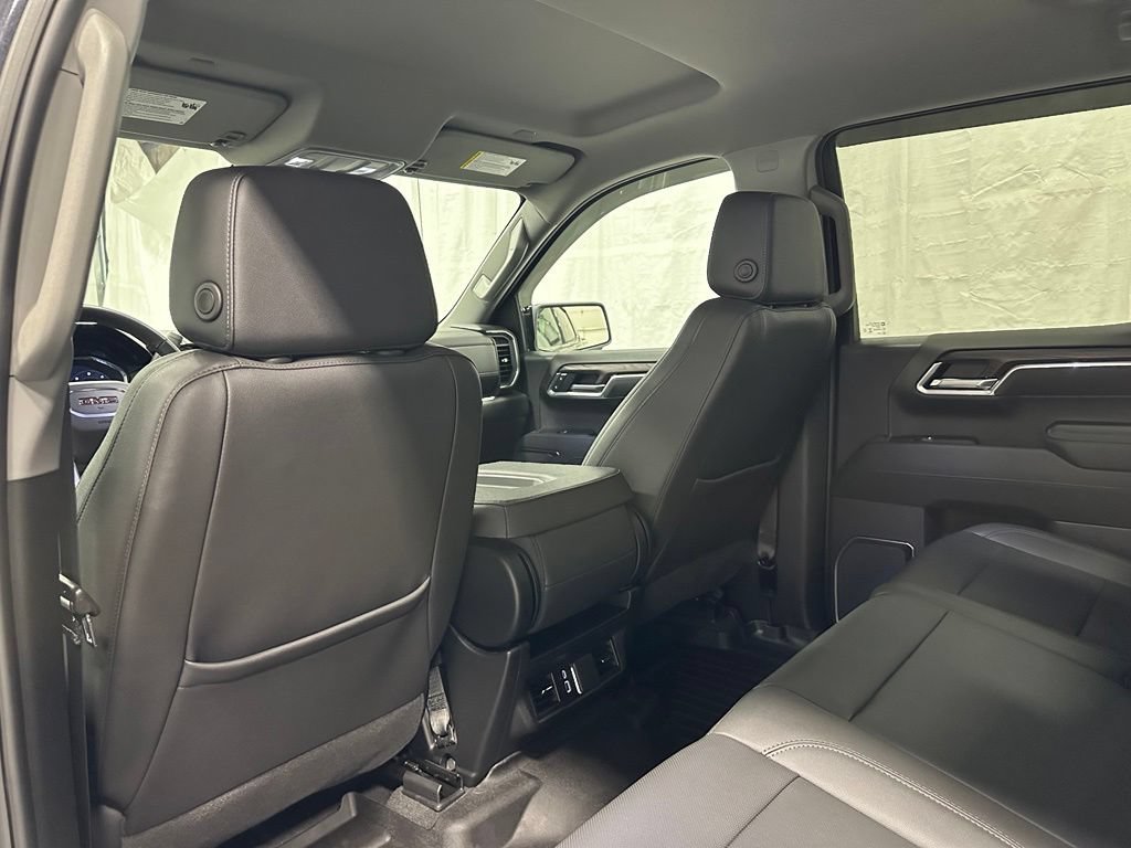 Used 2025 GMC Sierra 1500 SLT AWD/4WD image 46