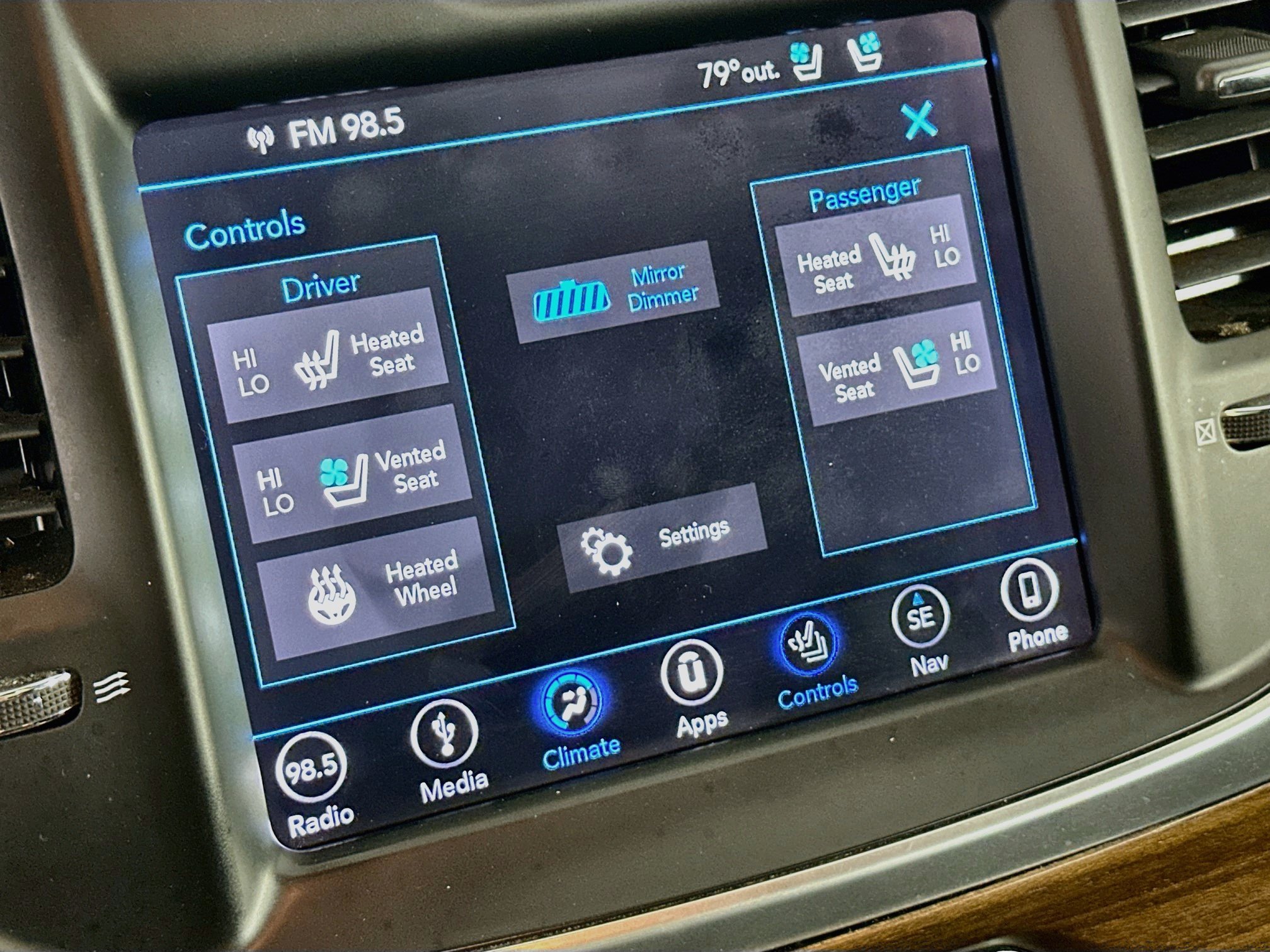 Used 2018 Chrysler 300 C w/ Sun, Sound & Nav Package RWD image 25