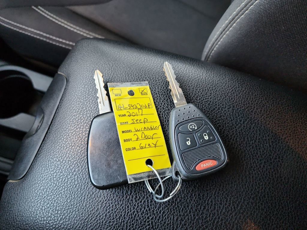 Used 2017 Jeep Wrangler Sahara w/ Connectivity Group image 38