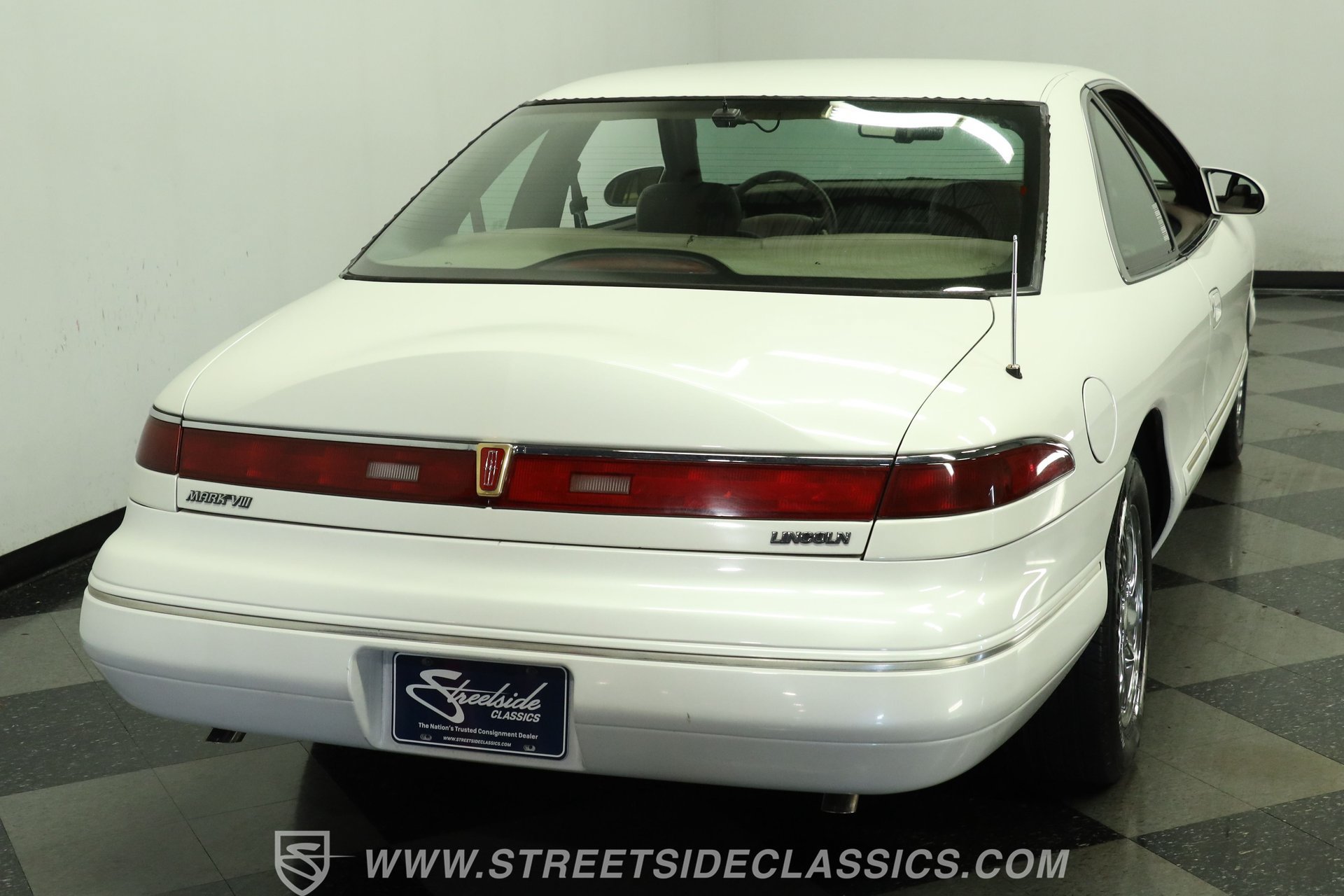 Used 1993 Lincoln Mark VIII RWD image 10