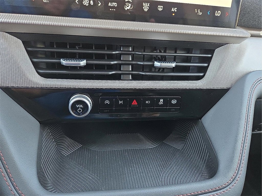 New 2025 Ford Explorer Active image 15