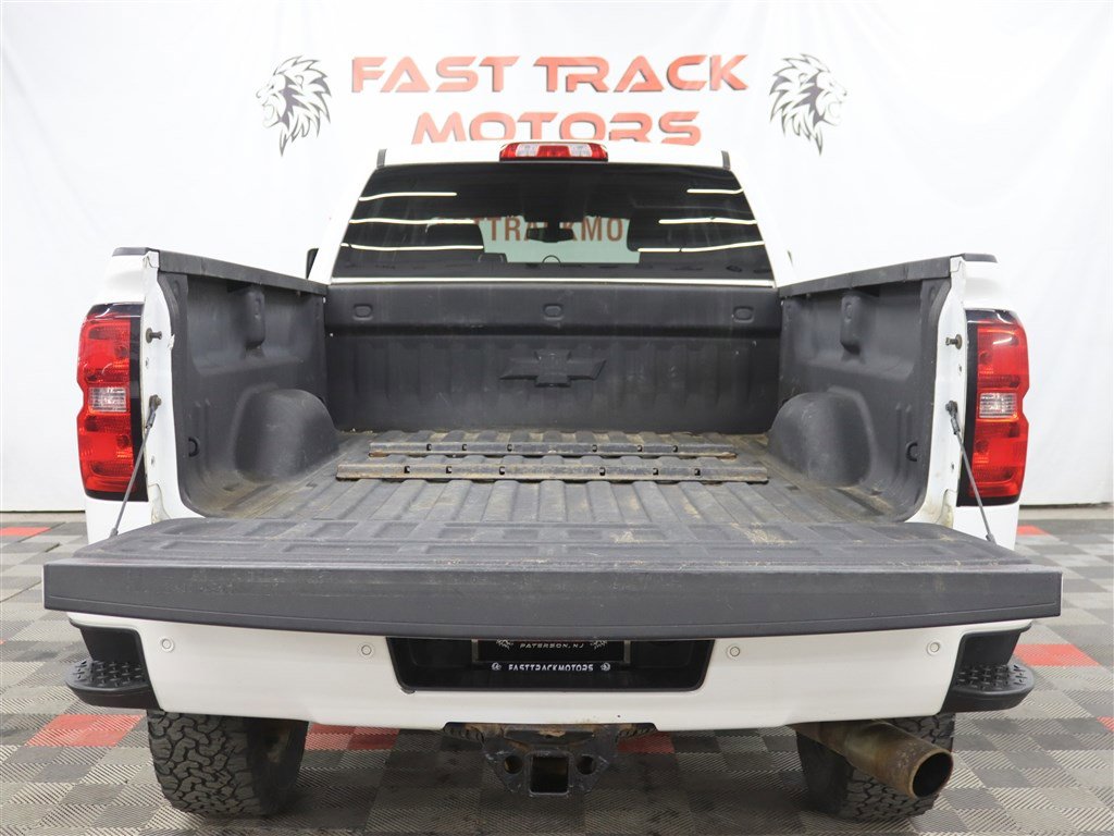 Used 2018 Chevrolet Silverado 2500 LT w/ Custom Sport Edition image 5