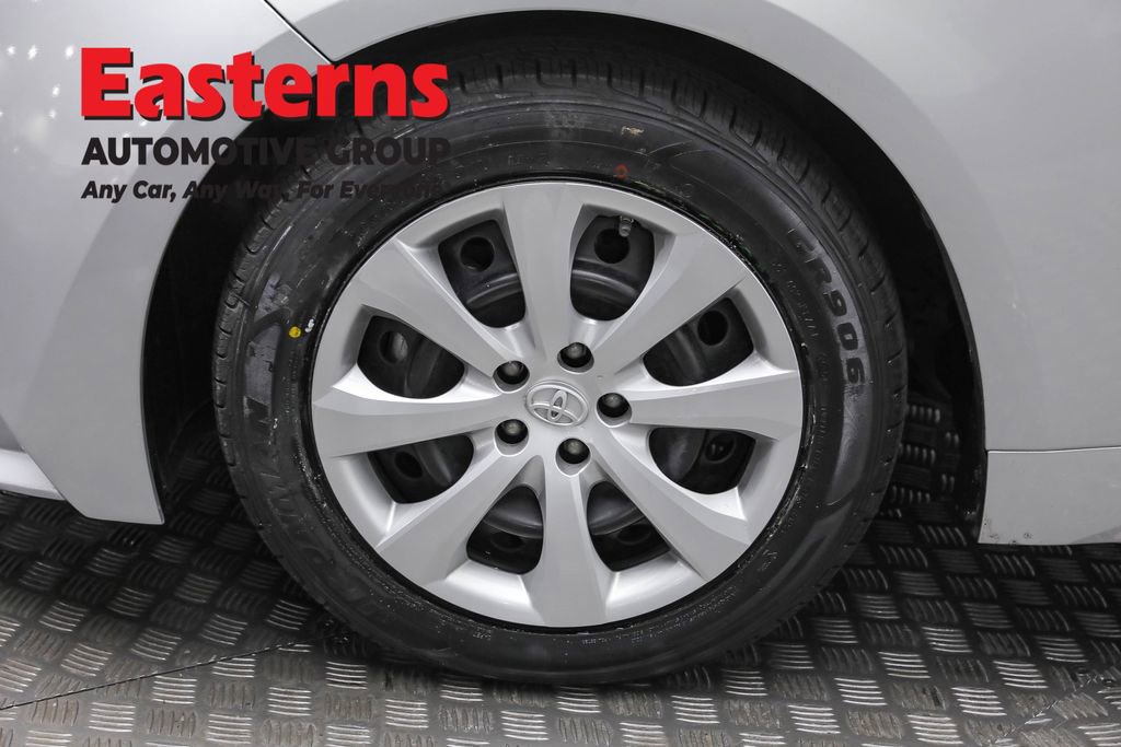 Used 2023 Toyota Corolla LE image 31