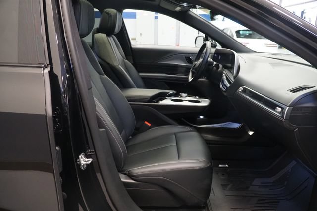 Certified 2024 Cadillac Lyriq Tech w/ Driver Assist Package AWD/4WD image 18