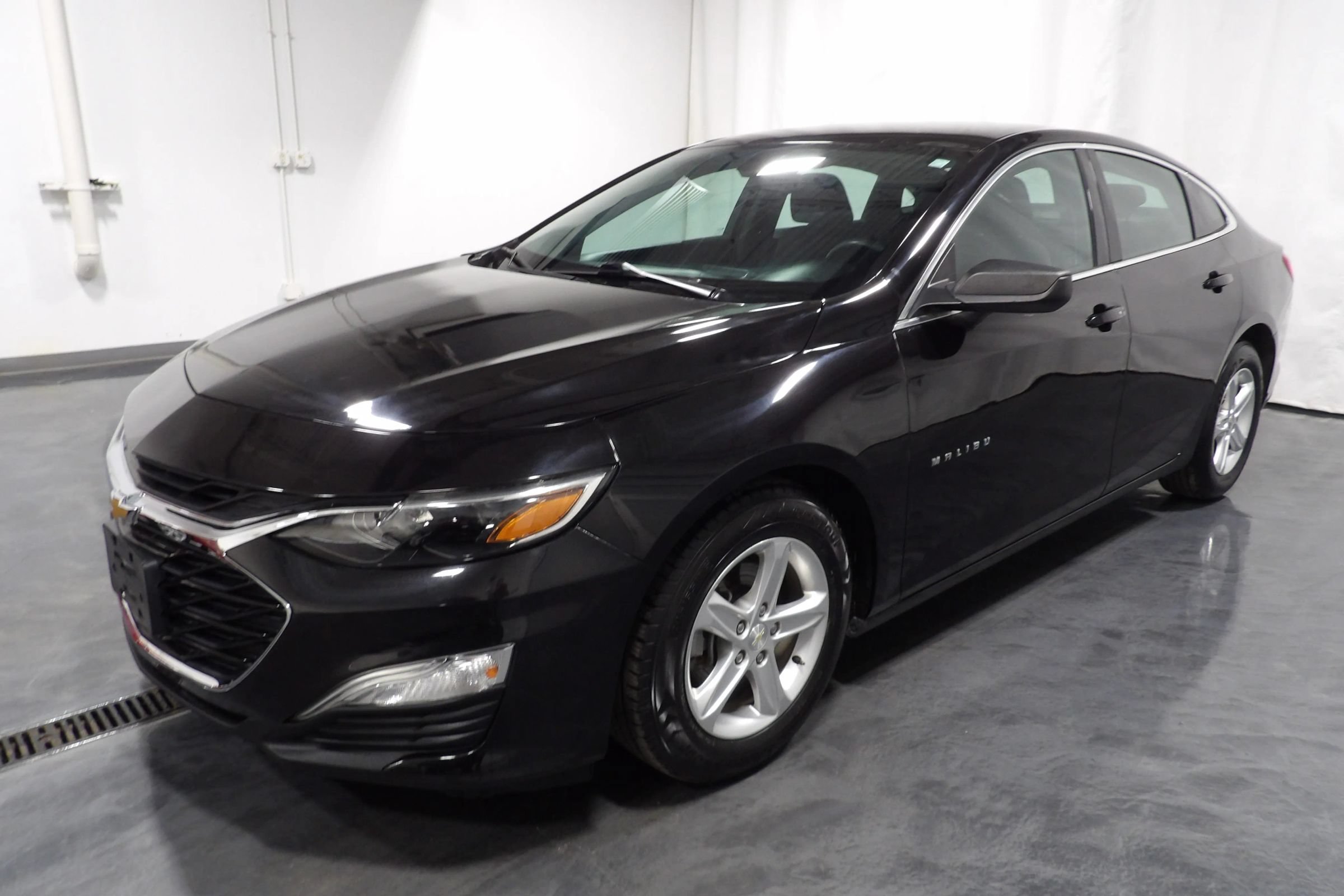 Used 2019 Chevrolet Malibu LS FWD image 4