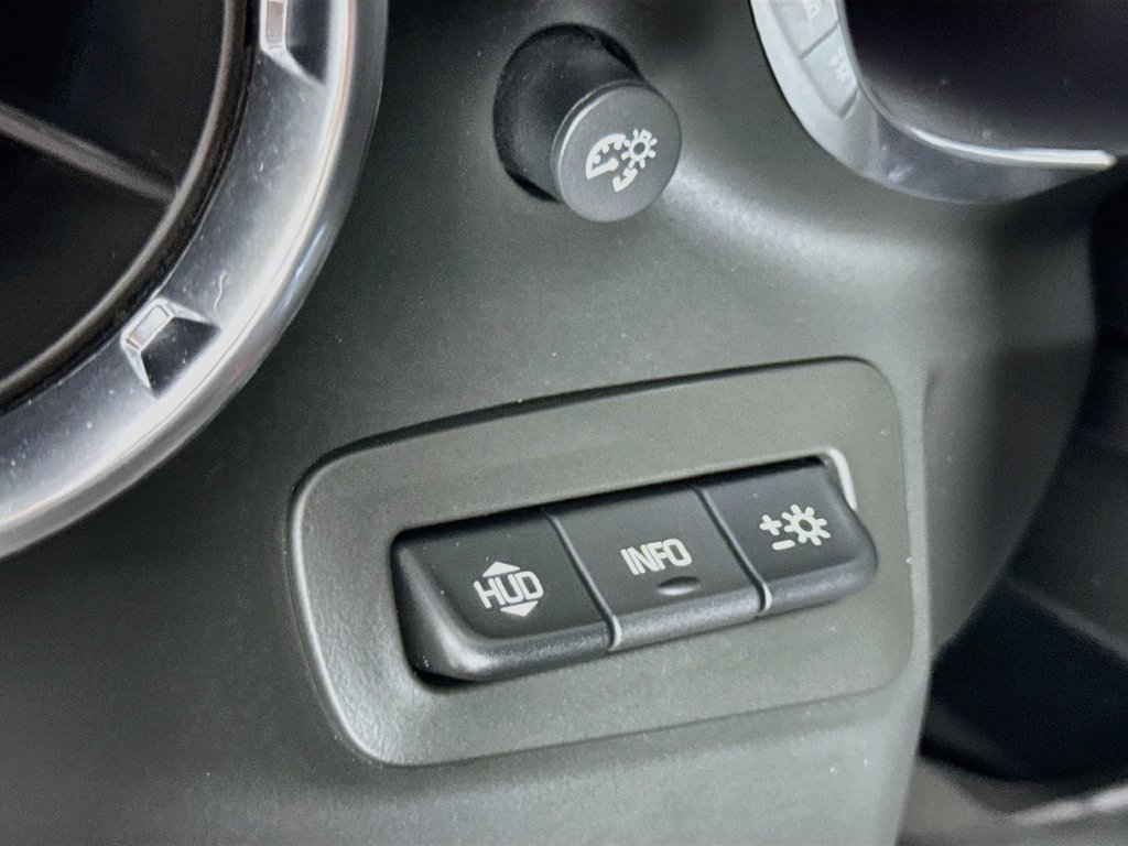 Used 2019 Chevrolet Camaro ZL1 RWD image 27