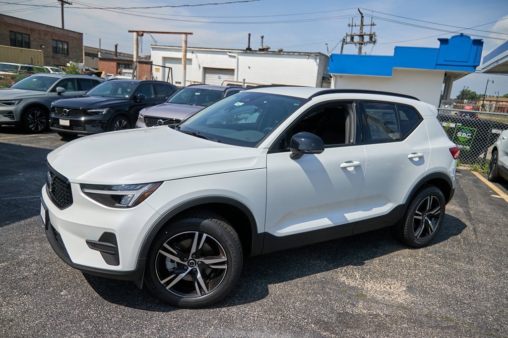 New 2026 Volvo XC40 B5 Core image 3
