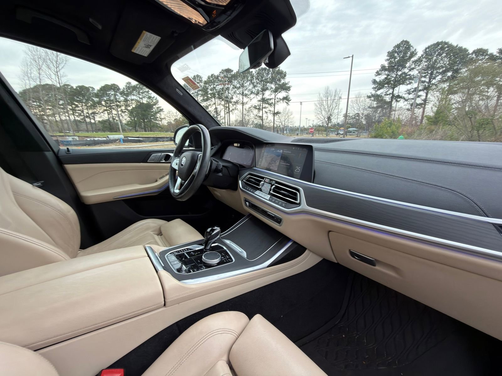 Used 2022 BMW X7 xDrive40i w/ Premium Package image 19