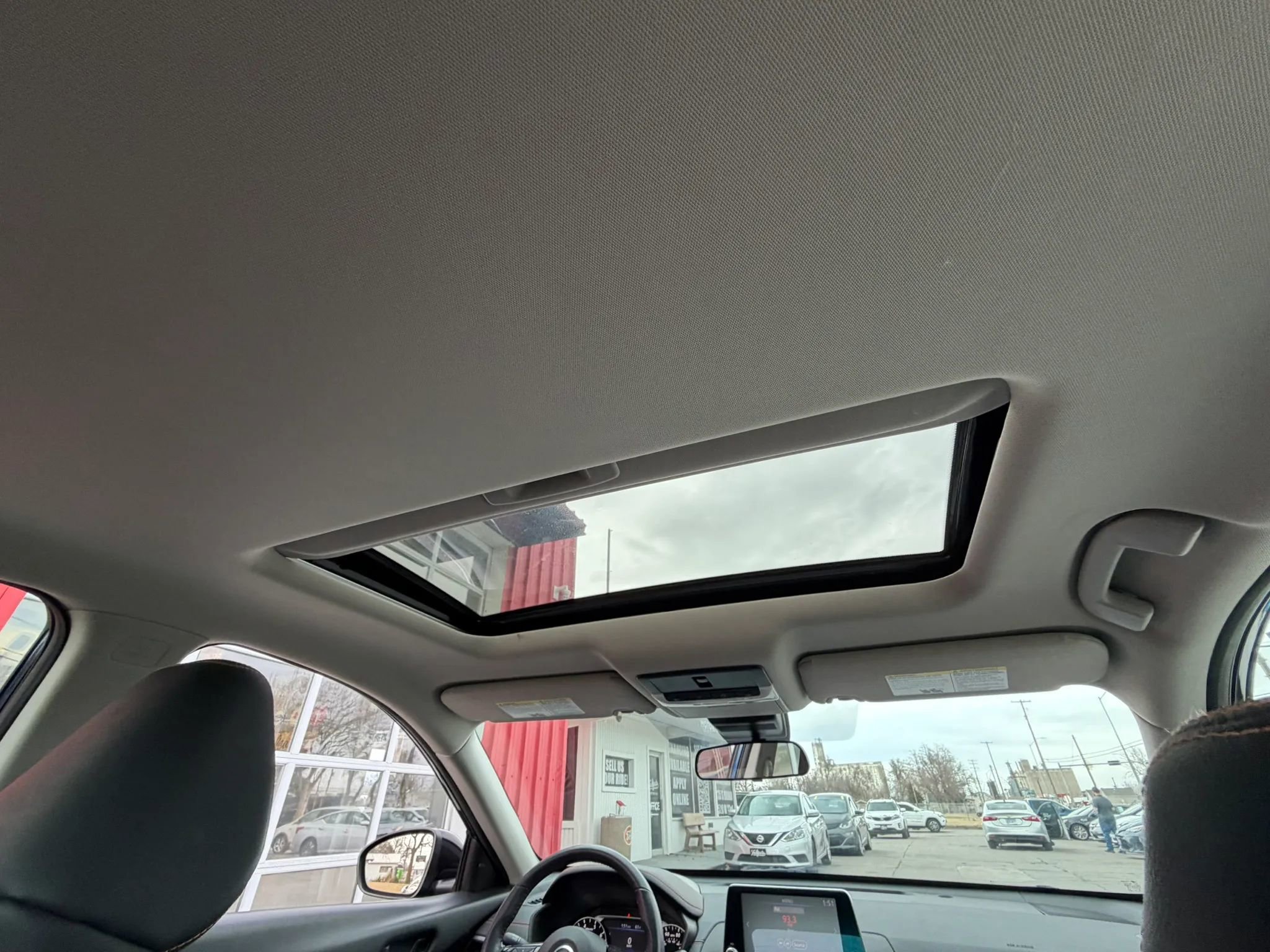 Used 2020 Nissan Altima 2.5 SR w/ Premium Package image 21