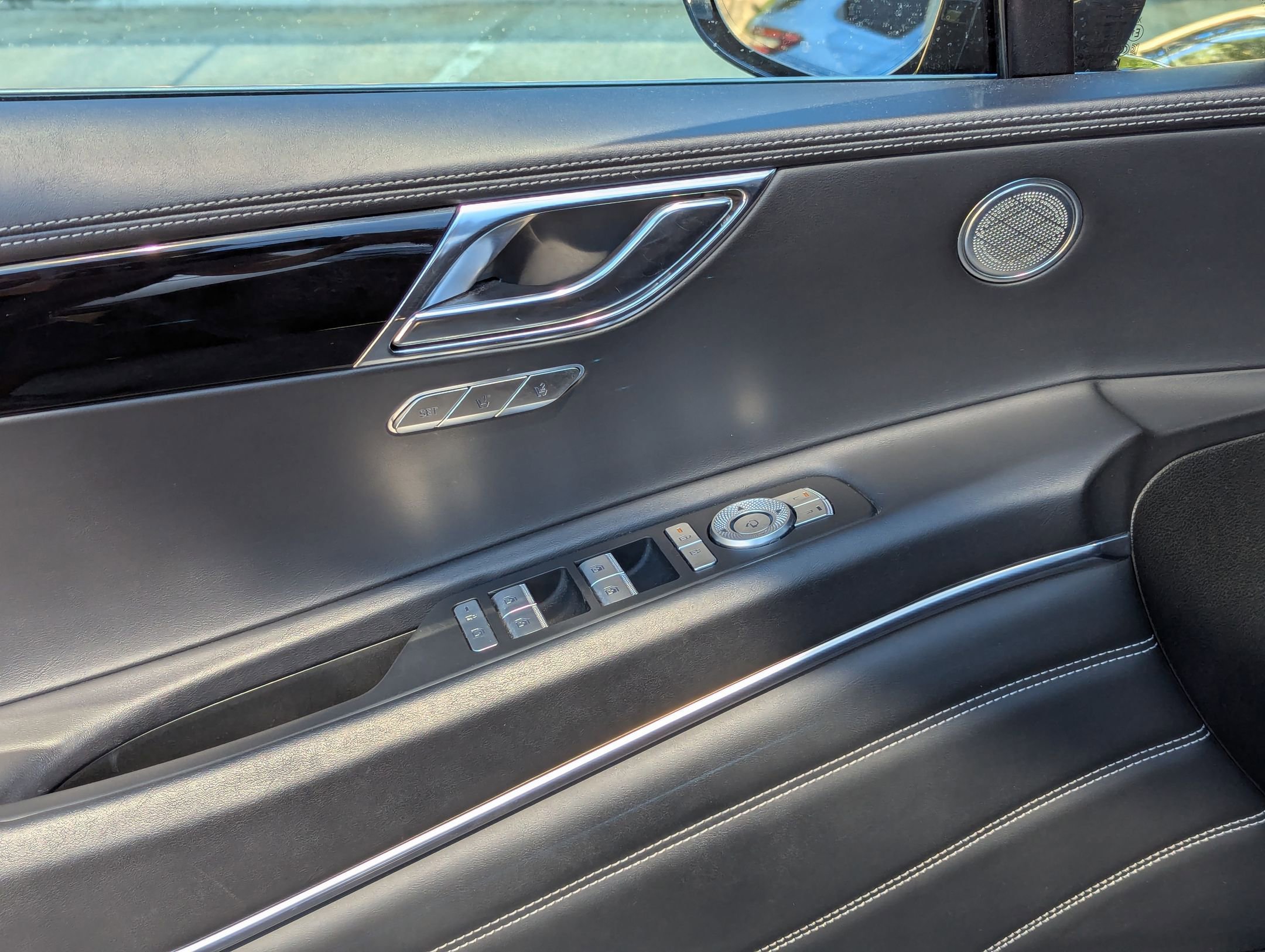 Used 2025 Genesis GV80 2.5T Standard image 12