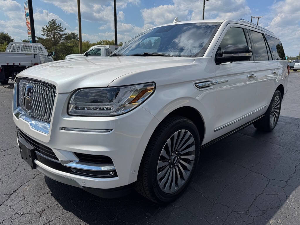 Used 2019 Lincoln Navigator Reserve image 1
