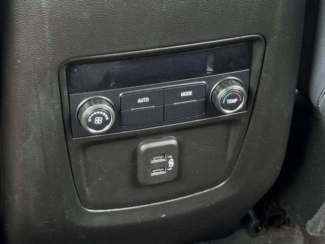 Used 2022 Buick Enclave Essence FWD image 31