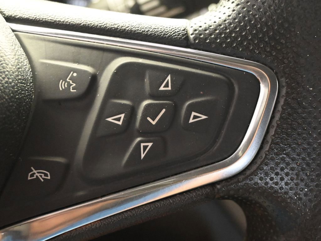 Used 2019 Chevrolet Equinox LS FWD image 28