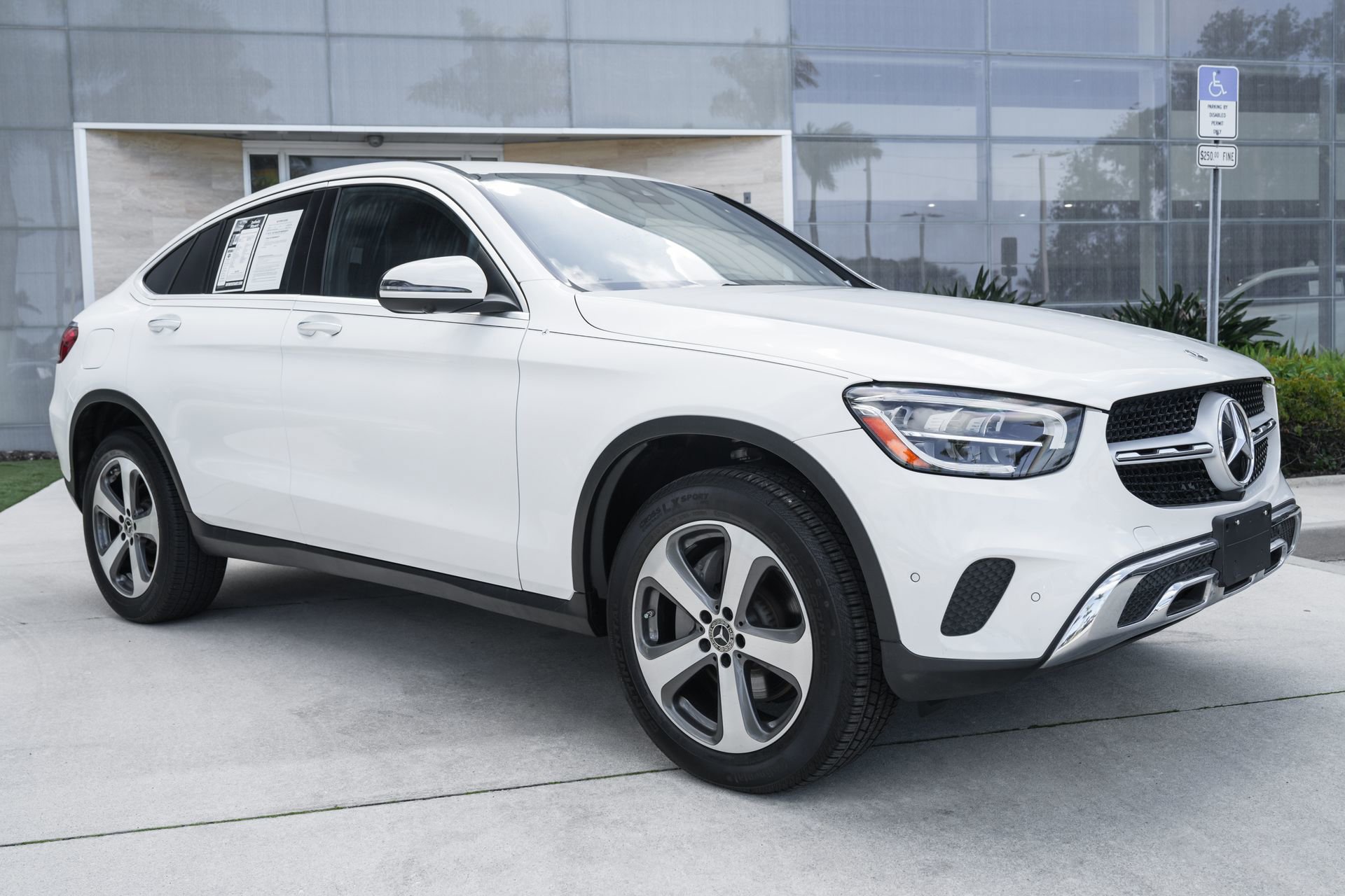 Used 2023 Mercedes-Benz GLC 300 4MATIC Coupe image 3