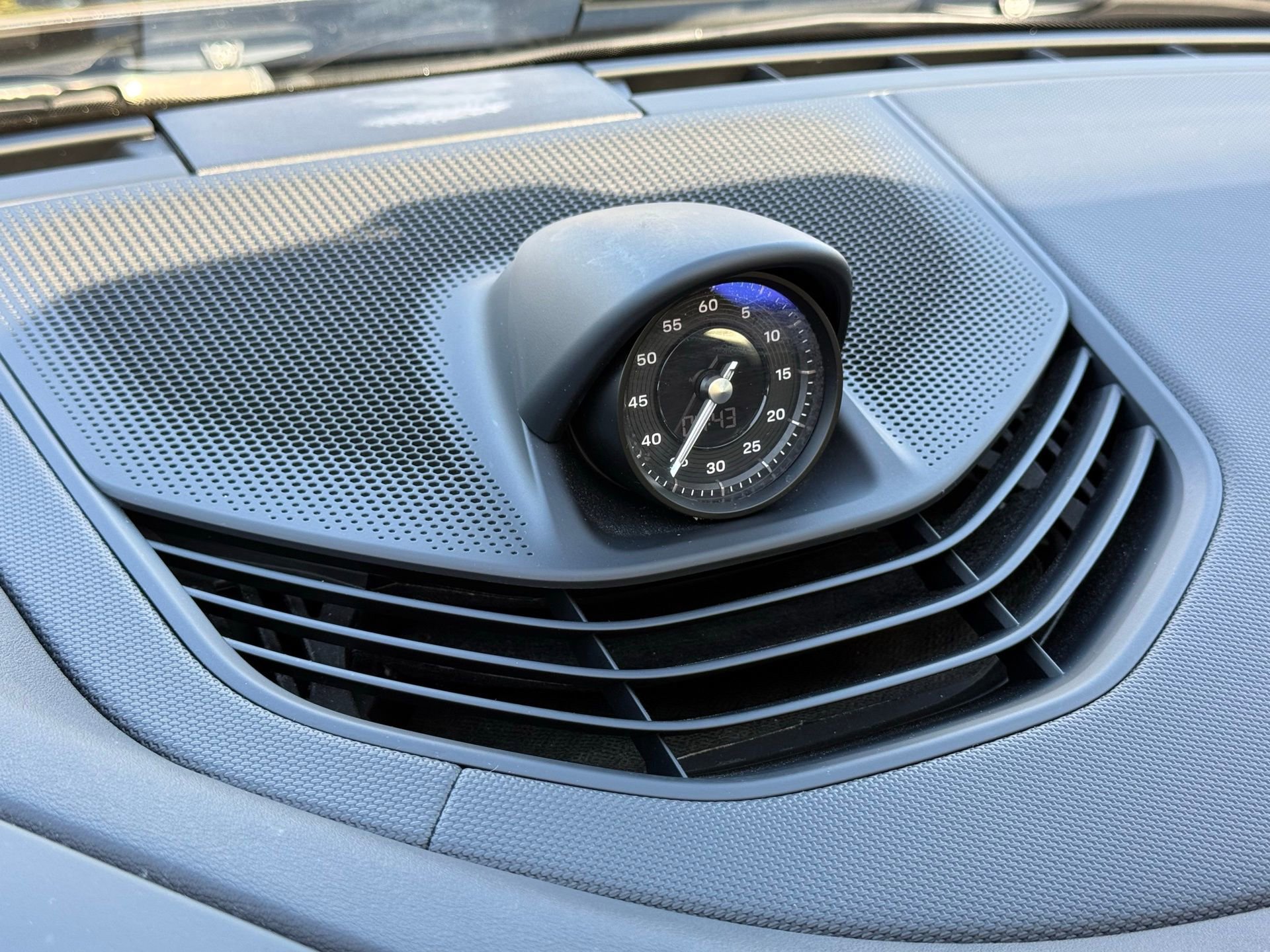 Certified 2024 Porsche Taycan 4S AWD/4WD image 17