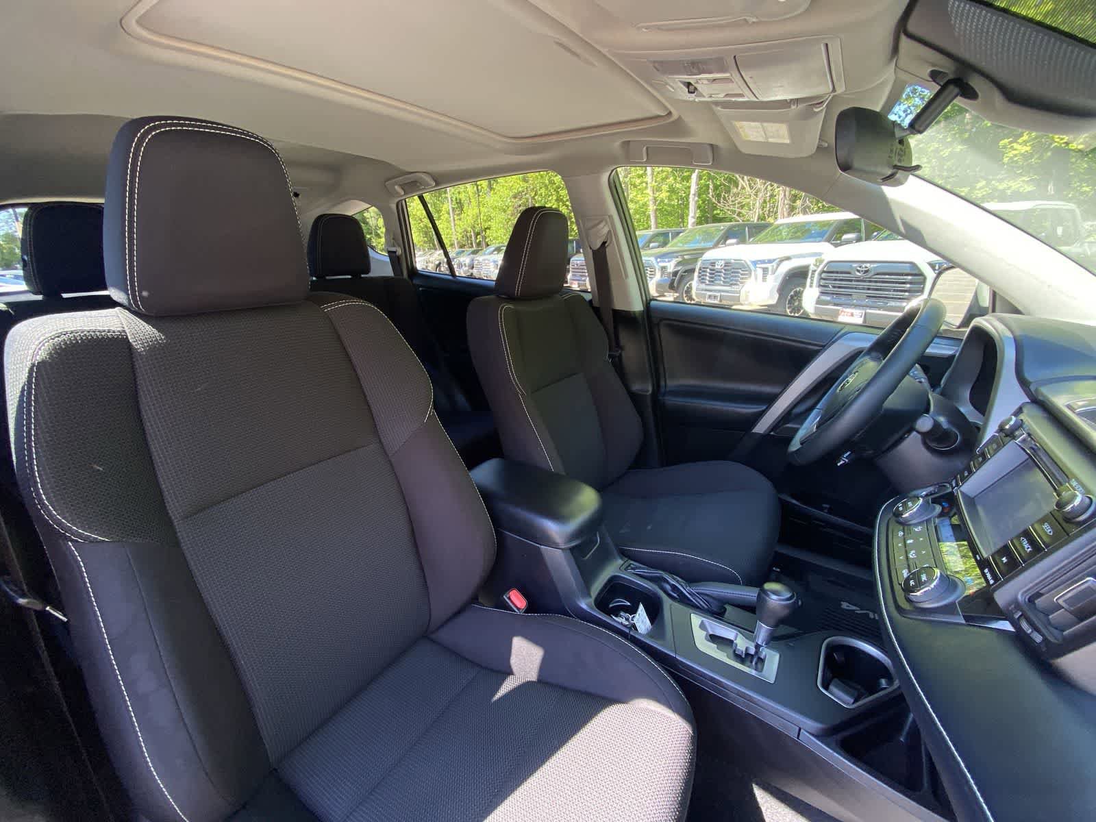 Used 2018 Toyota RAV4 XLE w/ Plus Extra Value Package AWD/4WD image 25