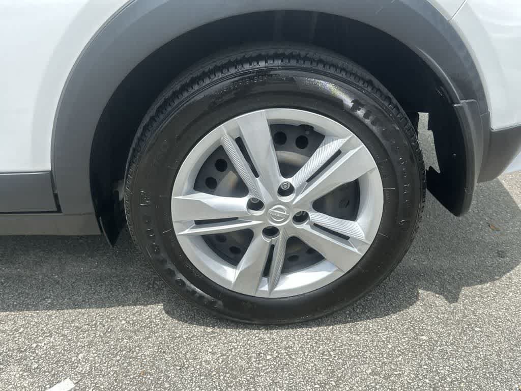 Used 2024 Nissan Kicks S FWD image 10