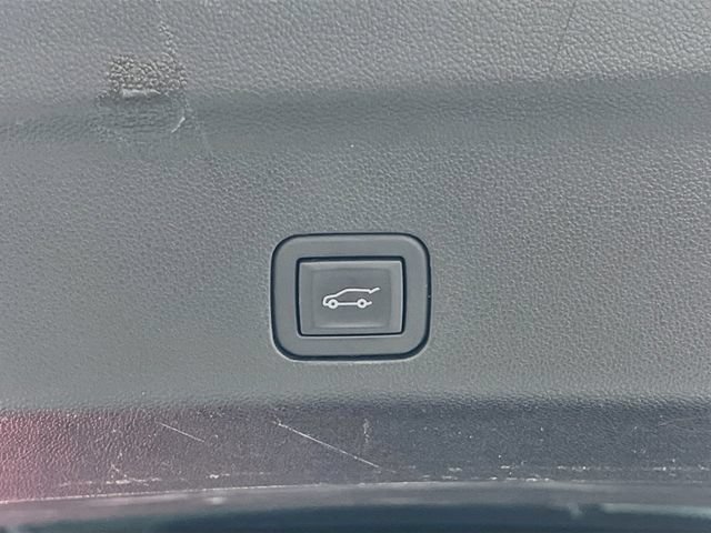 Used 2023 Cadillac Escalade Premium Luxury w/ LPO, Floor Liner Package AWD/4WD image 30