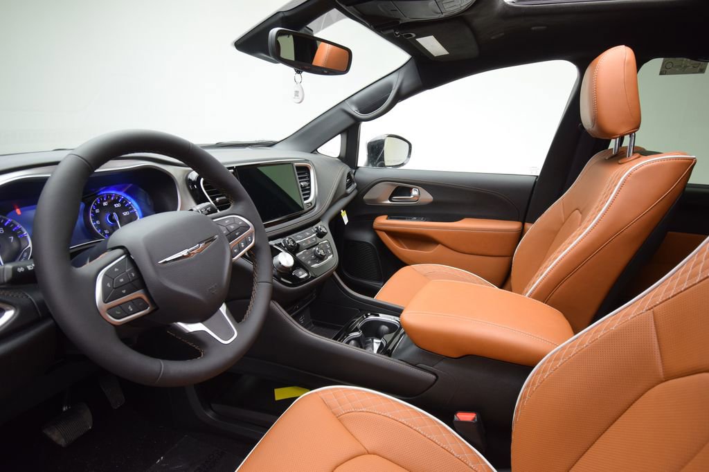 New 2026 Chrysler Pacifica Pinnacle w/ Trailer Tow Group image 37