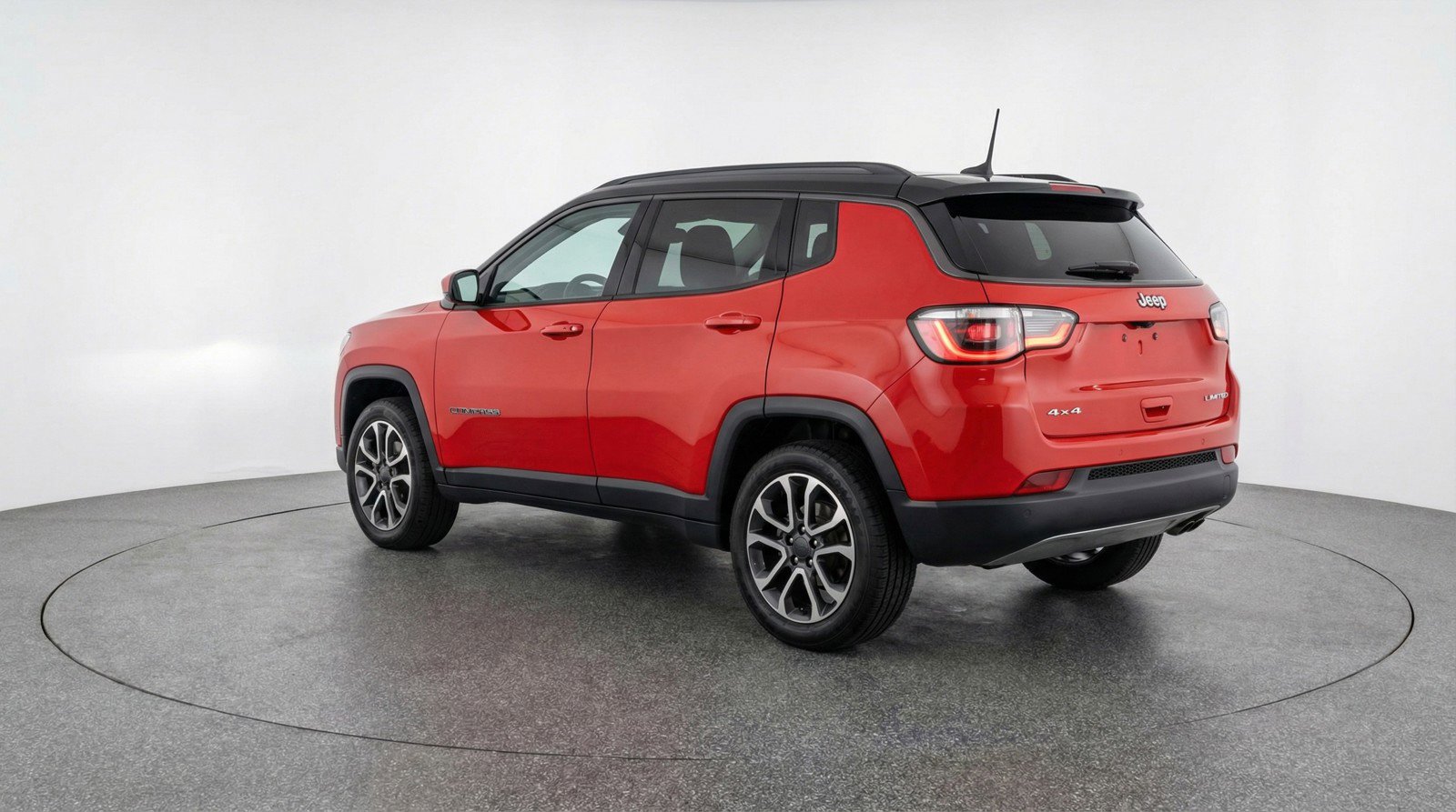Used 2025 Jeep Compass Trailhawk image 6