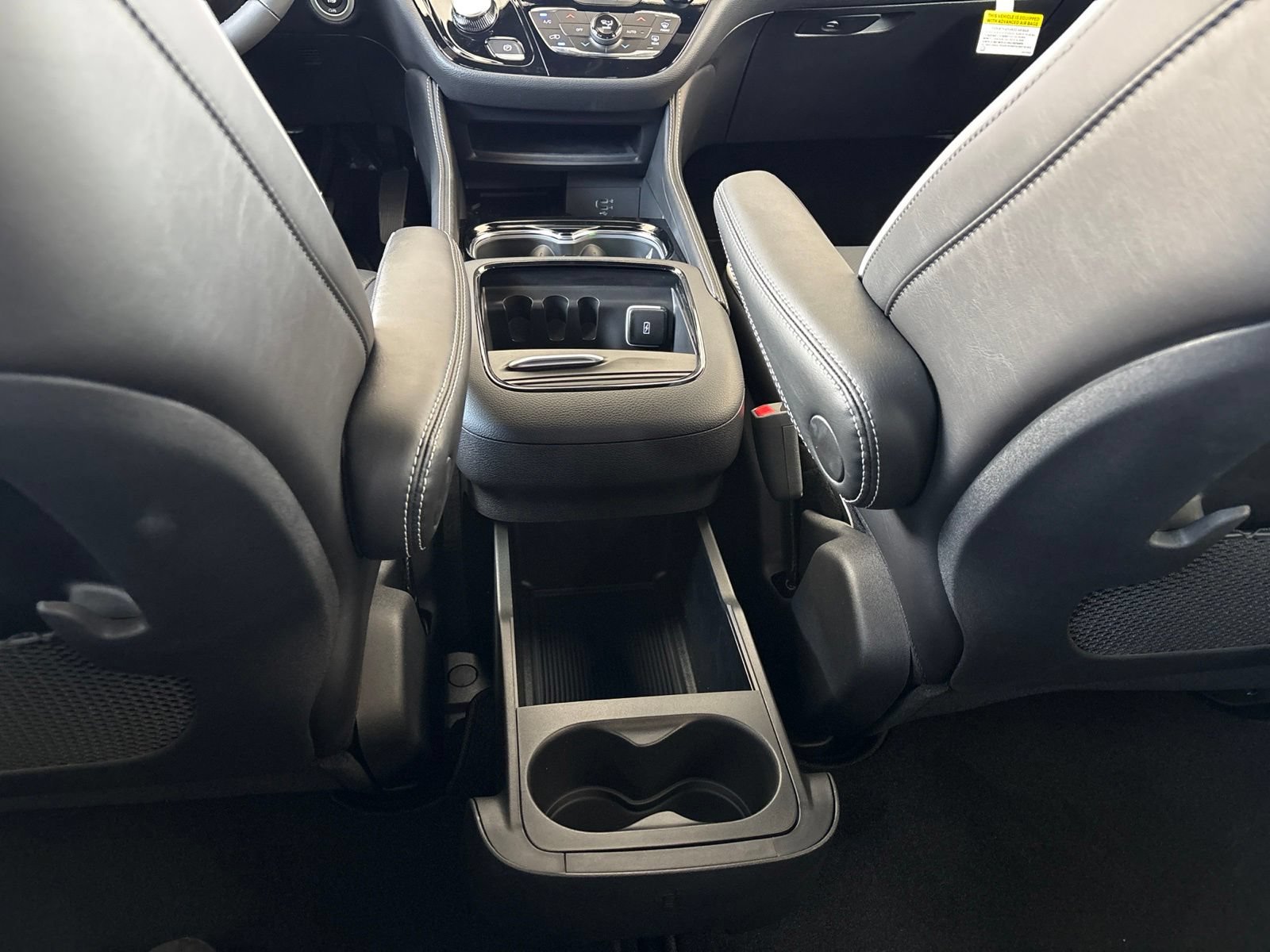 New 2027 Chrysler Pacifica Limited FWD image 23