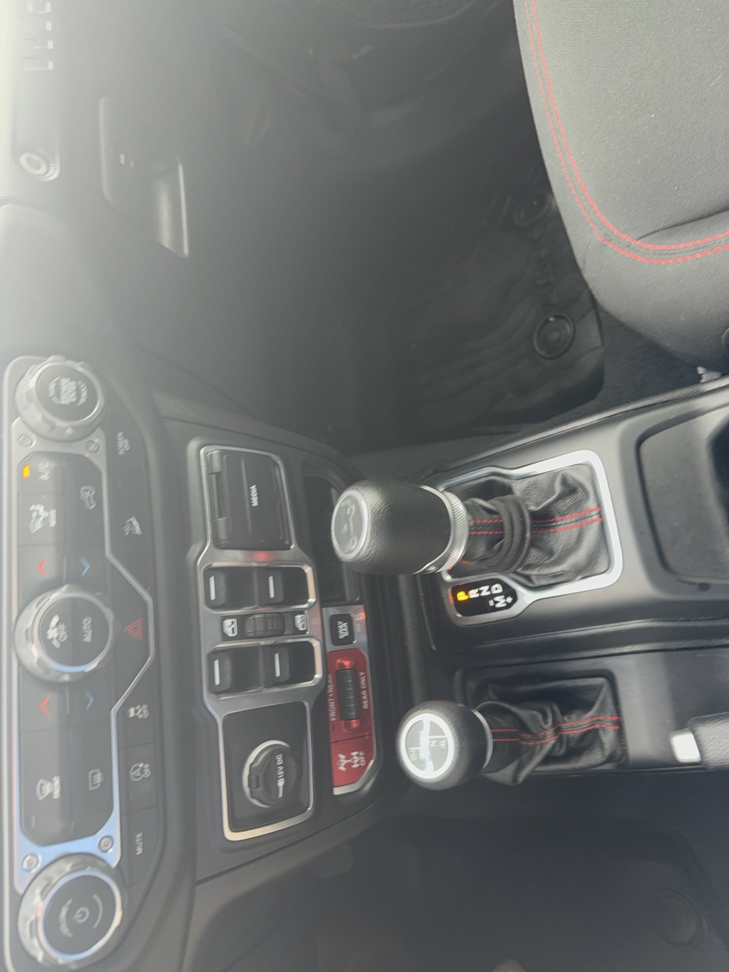 Used 2019 Jeep Wrangler Unlimited Rubicon image 15