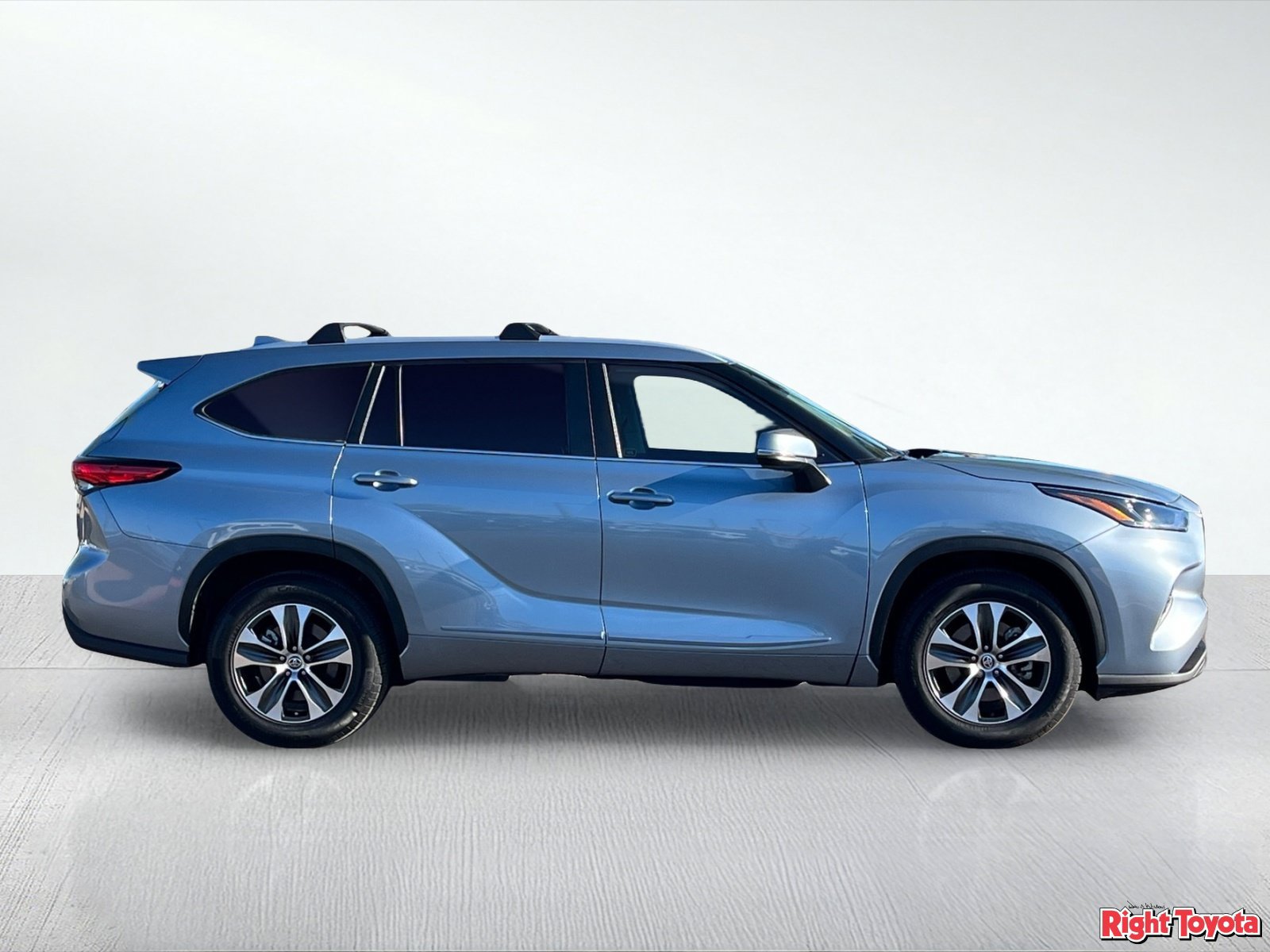 Used 2023 Toyota Highlander XLE FWD image 8