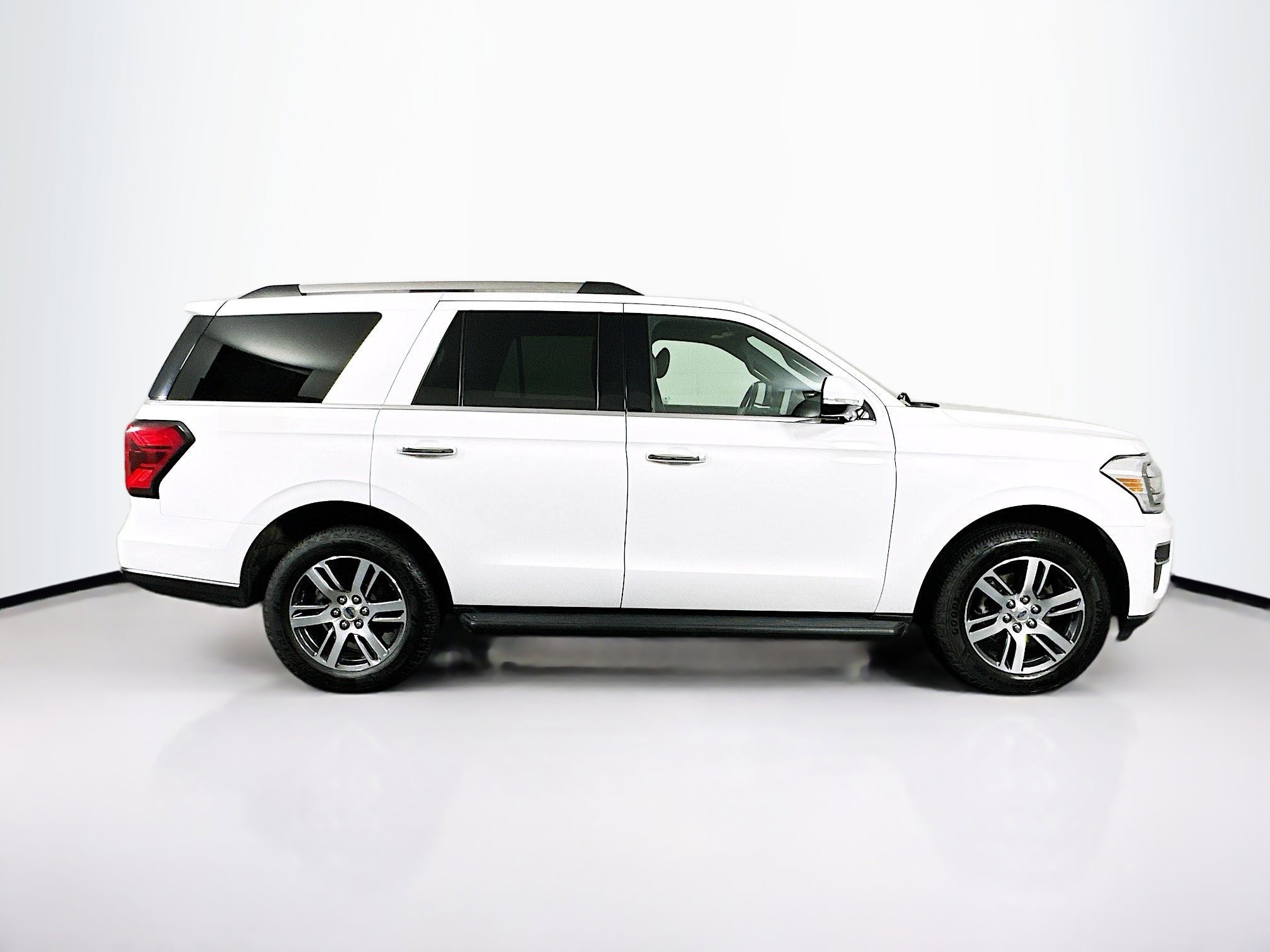 Used 2024 Ford Expedition Limited image 10