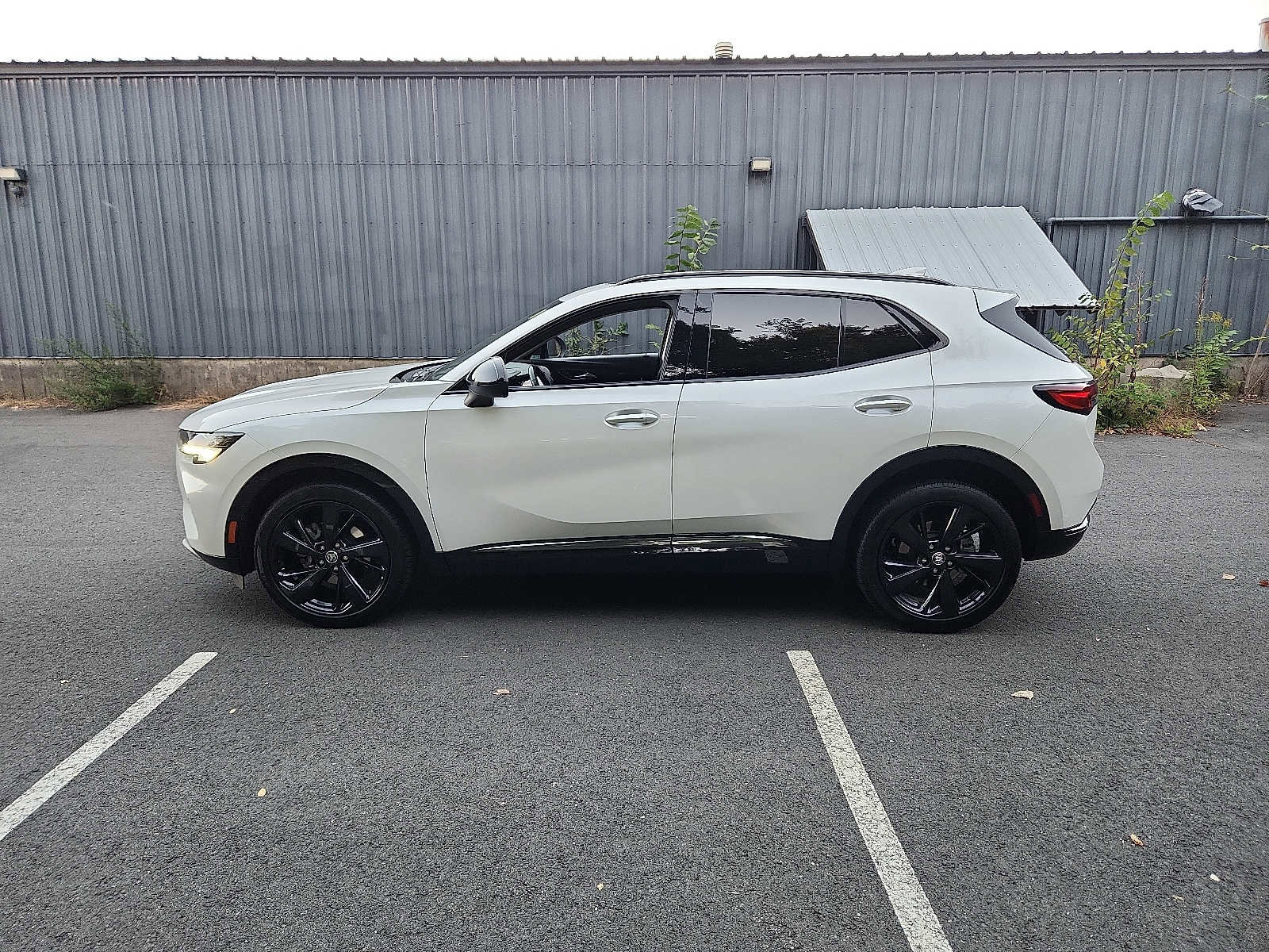 Used 2023 Buick Envision Essence w/ Sport Touring Package image 7