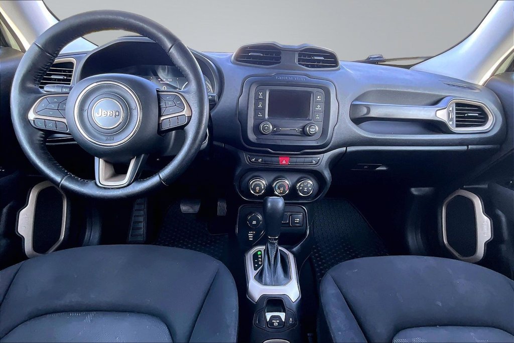 Used 2017 Jeep Renegade Latitude w/ Cold Weather Group AWD/4WD image 16