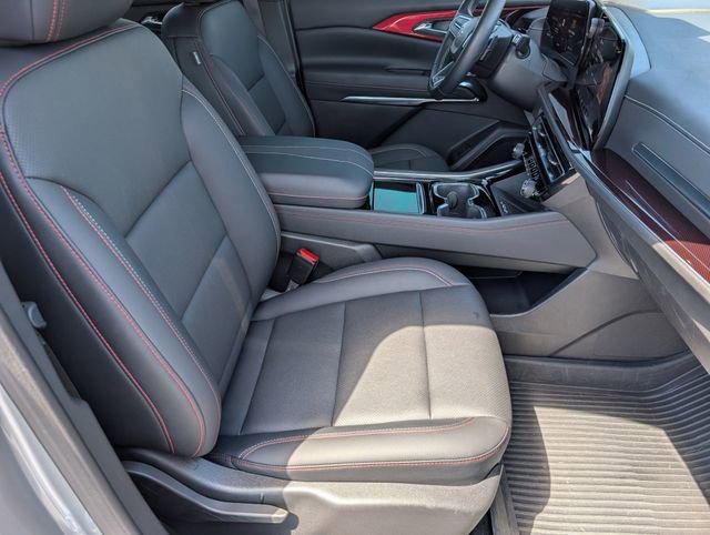 Used 2025 Chevrolet Traverse Z71 image 26