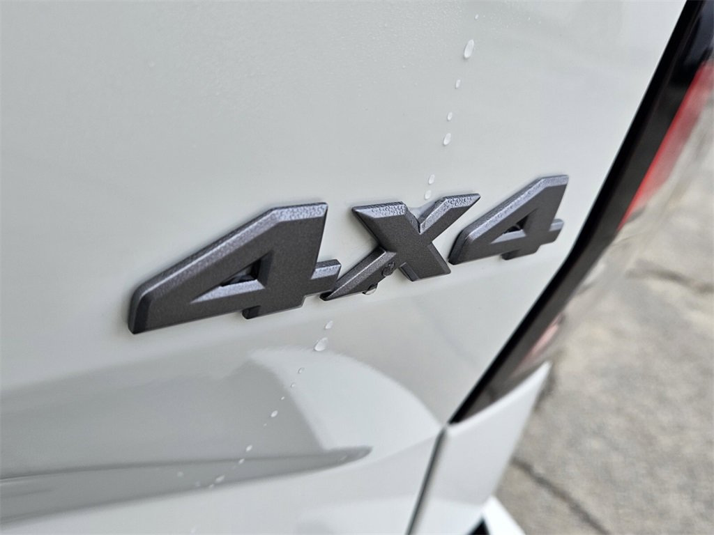 New 2026 Nissan Frontier SV image 9