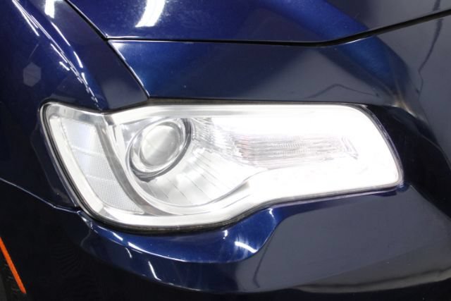 Used 2016 Chrysler 300 Limited RWD image 23