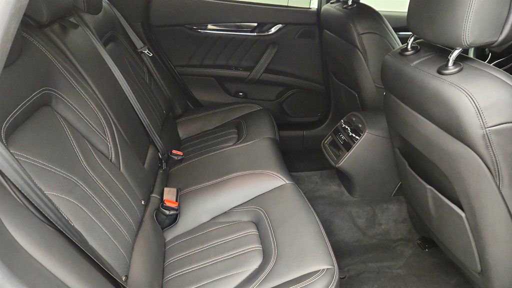 Used 2022 Maserati Quattroporte Modena image 23